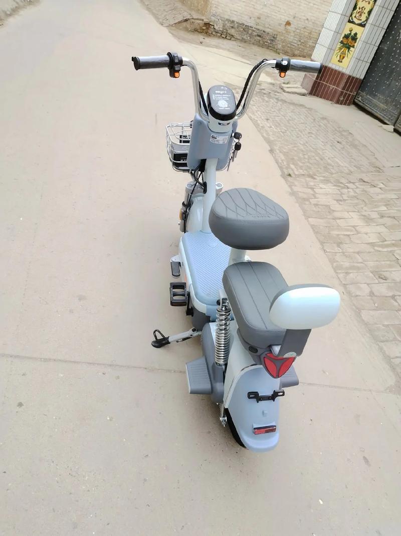 雅迪冠能高端電動車,石墨烯電池質保兩年換新,發走衡水,謝謝美